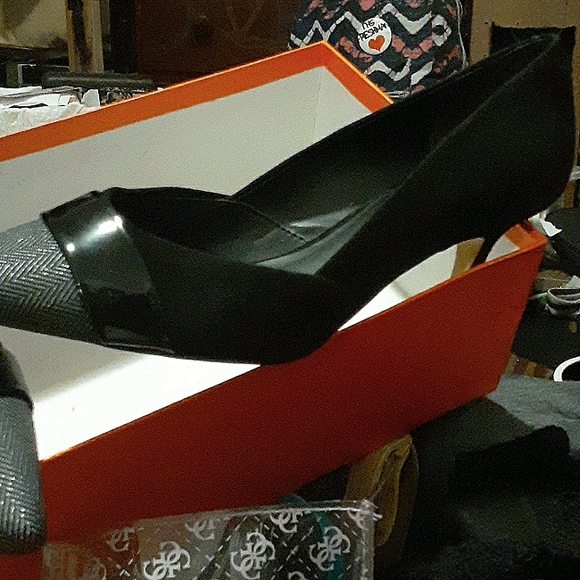 Pumps - Picture 3 of 4